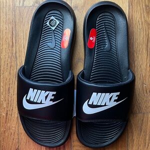 Nike Victori One Slides